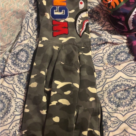 Half and half bape hoodie - Picture 6 of 7